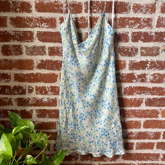 Zara Dresses & Skirts - Zara floral mini dress